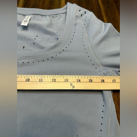 Athleta Shanti Eyelet Top in Begonia Blue Star Size Large - Picture 5 of 9